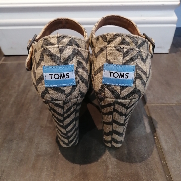 Tom's strappy wedges - Picture 3 of 4